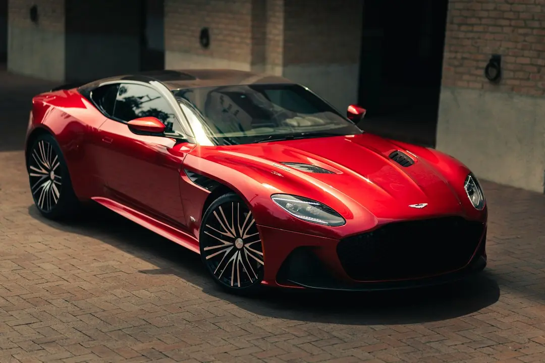 Aston Martin lansează Valhalla Spider, cea mai rapidă decapotabilă a mărcii