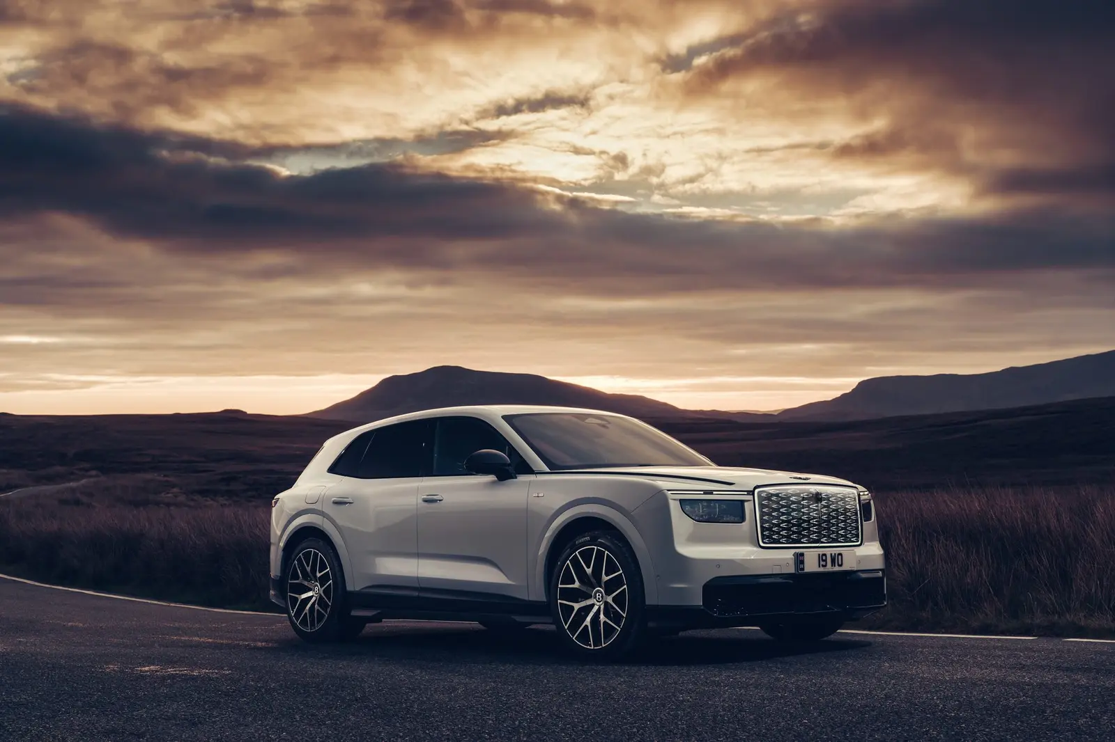 Bentley lansează ediția limitată Torcal: 888 de cai putere și lux extrem