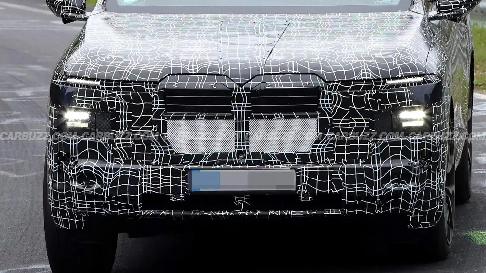BMW pregătuit să dea lovitura cu noul iX7 pe Nürburgring!