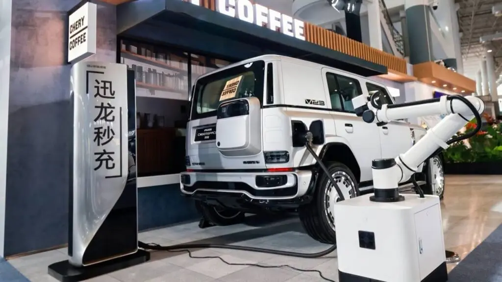 Revoluție în alimentarea electrică: Chery promite 500 km autonomie în doar cinci minute