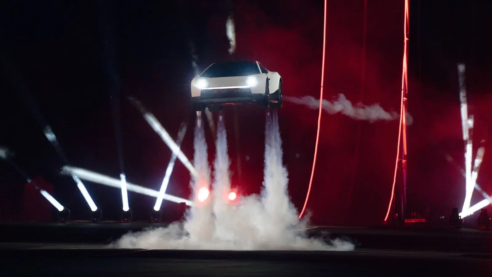CEO Ferrari laudă Tesla Roadster: „Perfect 10” pentru lansare