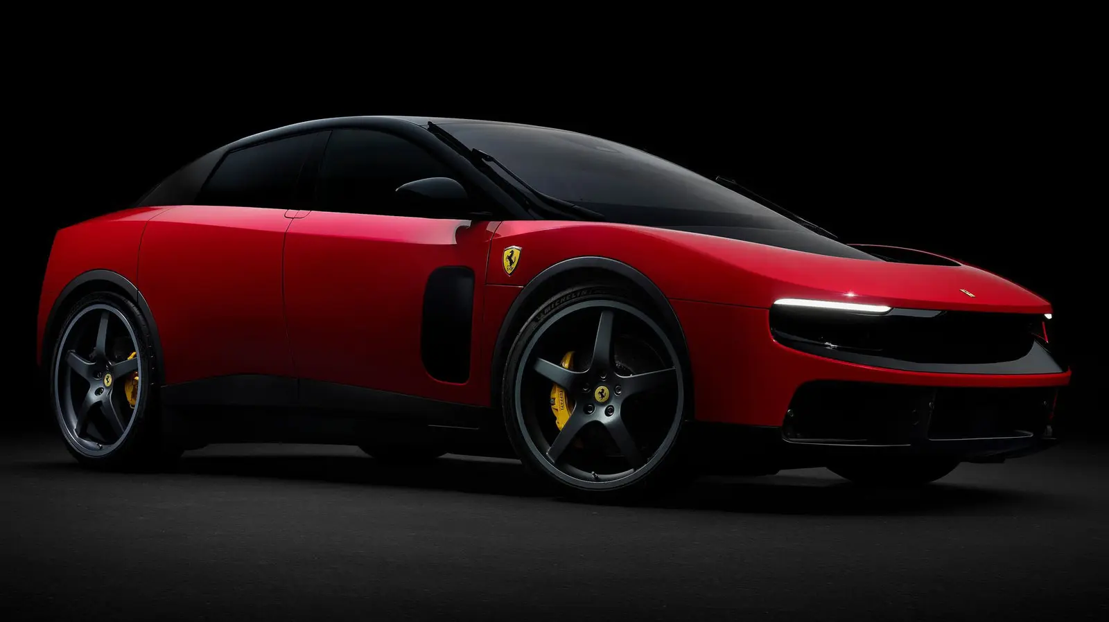 Ferrari Luce: 120.000 de dolari mai scumpă, cu 12 cilindri în minus
