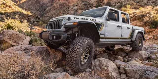 Jeep Gladiator 2027: modelul de bază dispare și prețul crește cu peste 4000 dolari