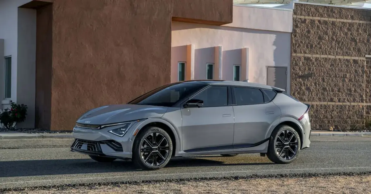 Kia EV6 2027: de ce costă 8.000$ mai mult decât EV3