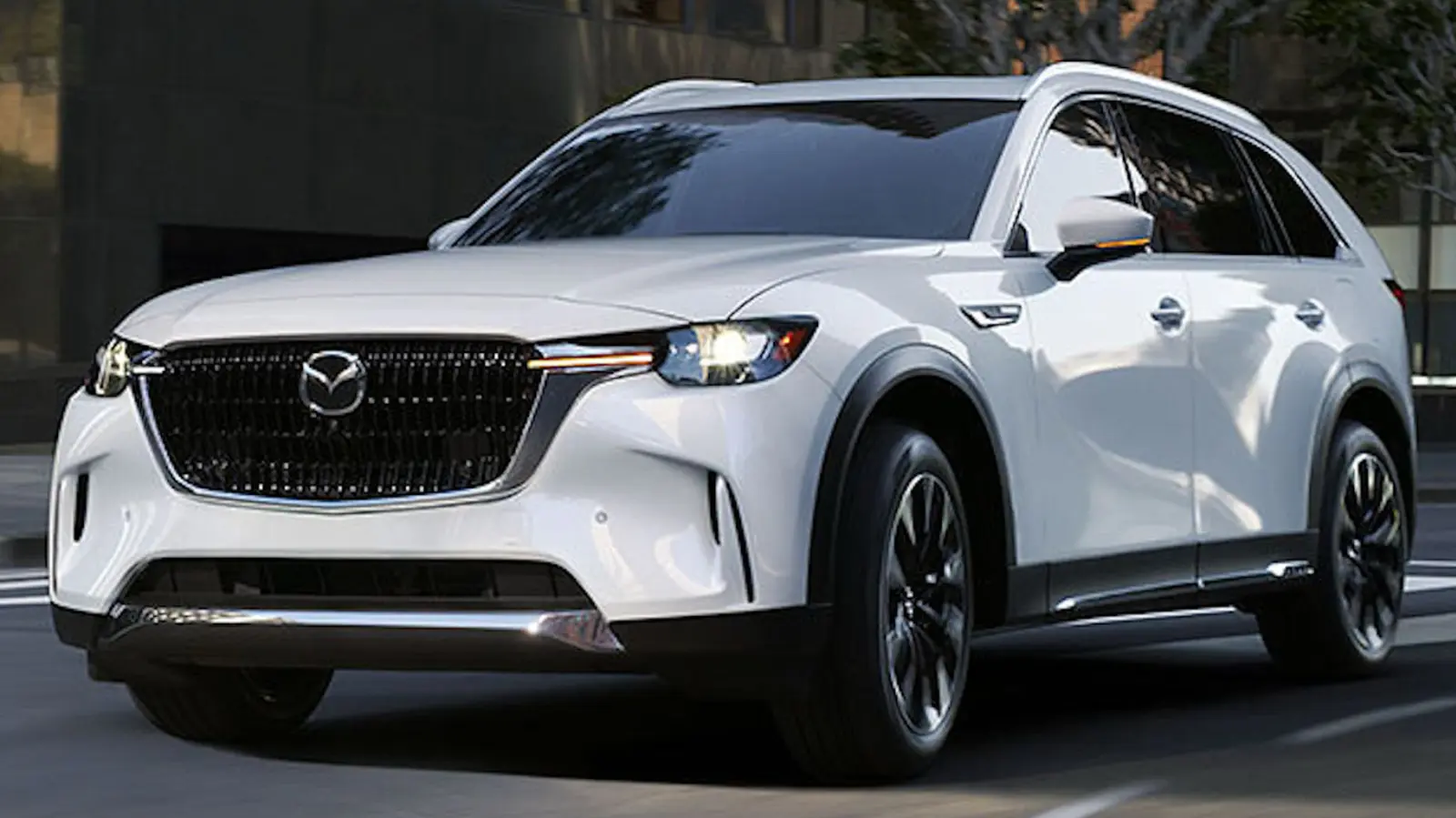 Mazda scoate CX-70 din producție și pariază pe CX-90 cu trei rânduri pentru 2027