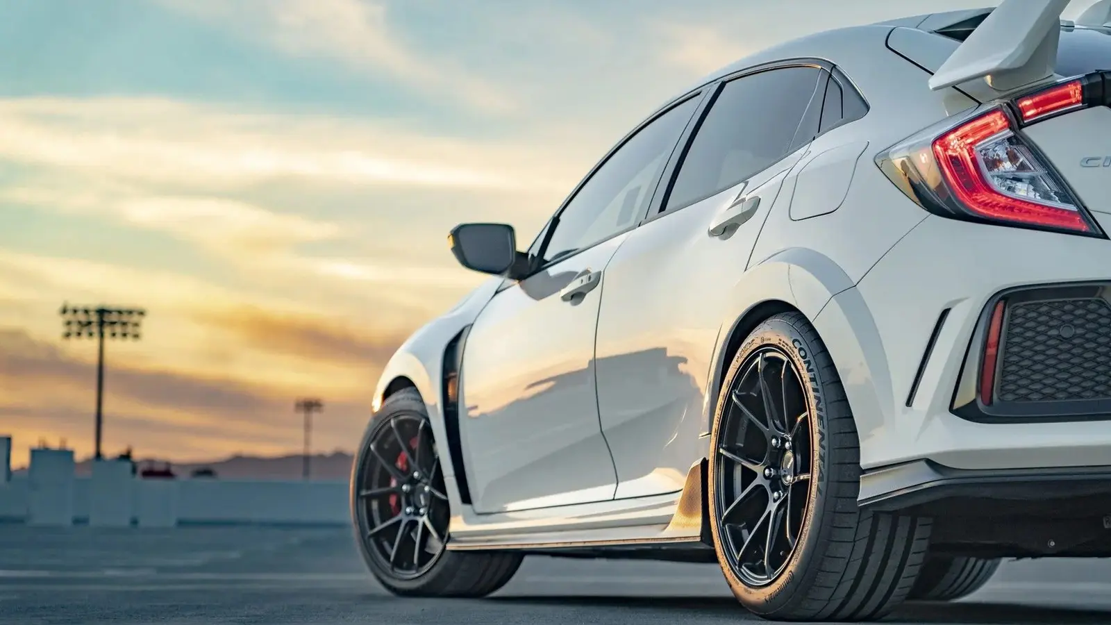 De ce Honda Civic Type R vechi bate modelele noi pe pistă