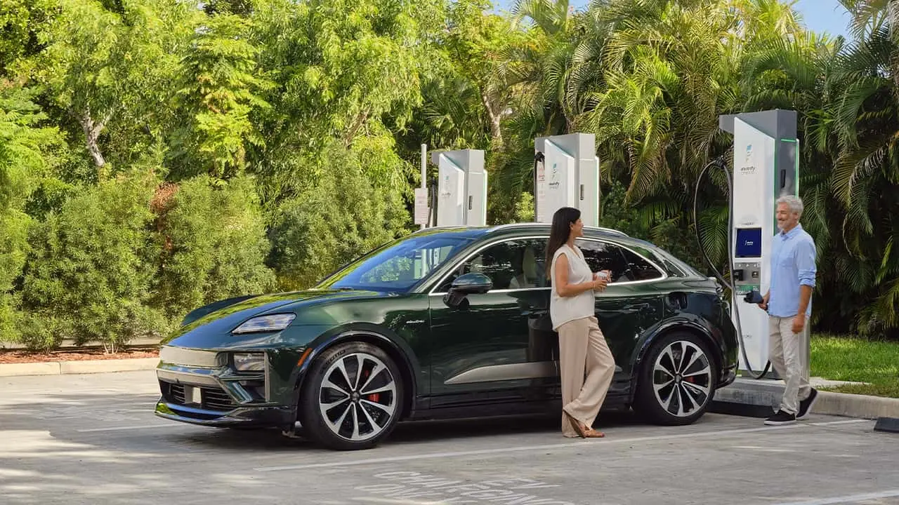 Orlando găzduiește cel mai mare hub de încărcare rapidă din rețeaua Electrify America