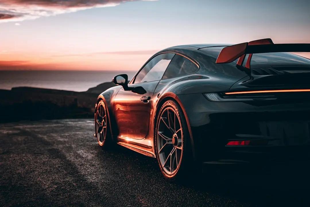 Duelul electrificării: Porsche Macan înfruntă noul Alpine A390