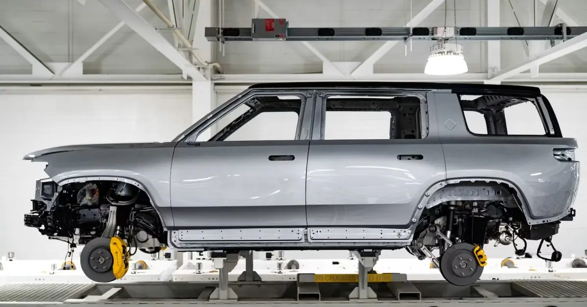 Redwood Materials și Rivian extind parteneriatul în reciclarea bateriilor