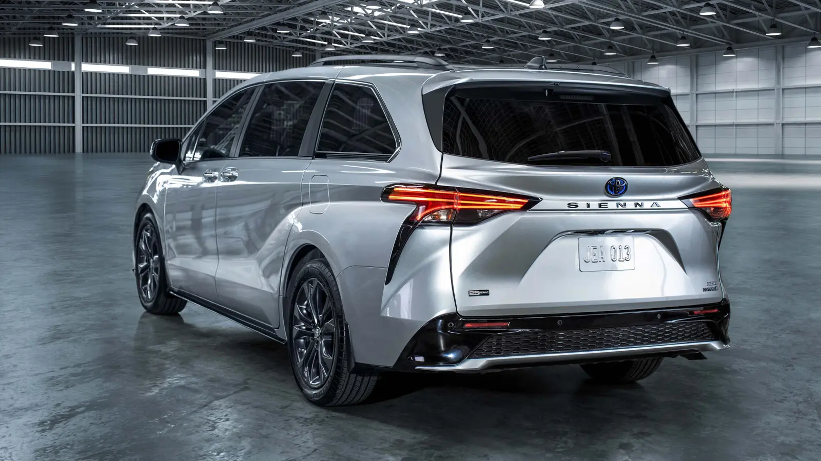 Toyota cheamă din nou 228.000 de Sienna din cauza spătarului scaunului din a doua linie